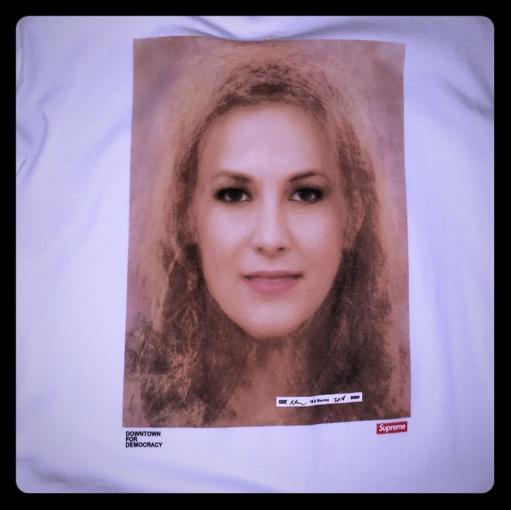 Supreme stormy tee